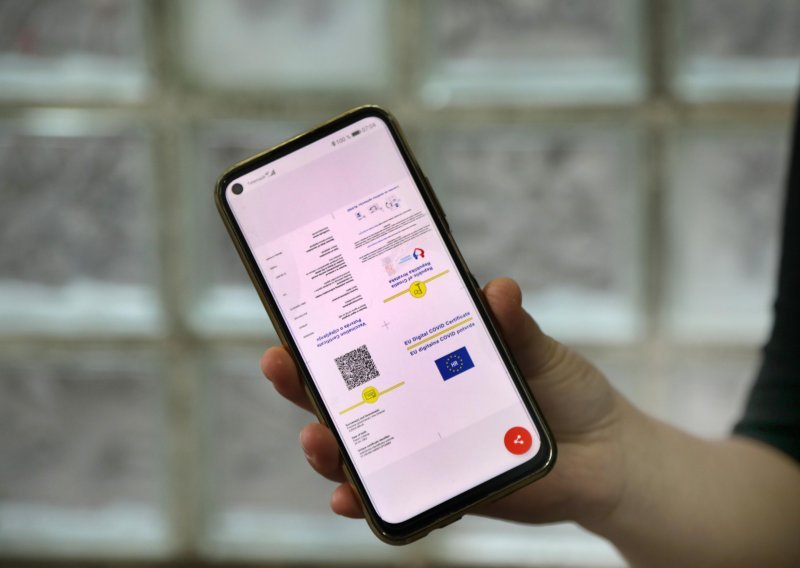 Tko će to platiti, kako će se tehnički organizirati: Uoči šire primjene covid potvrda mnogo je otvorenih pitanja