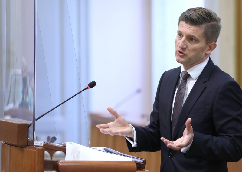 Marić: 'Teško mi je reći do kada će se moći krpati rupe u zdravstvu'