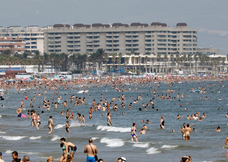 Španjolska očekuje povratak turizma na pretpandemijsku razinu u 2022.