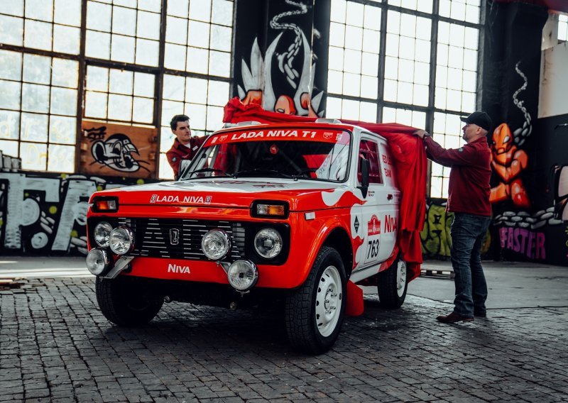 [FOTO/VIDEO] Lada će podržati privatni trkaći tim na Dakar reliju 2022.: Legendarna Niva iz 1984. spremna je za pustinjski izazov