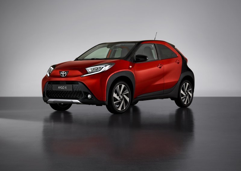 [FOTO/VIDEO] Toyota predstavila novi Aygo X, mali urbani crossover A-segmenta