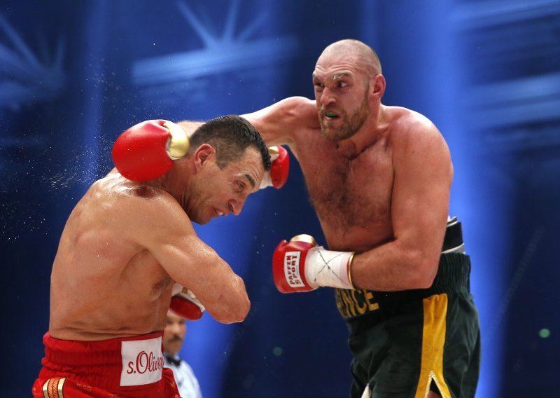 Tyson Fury s trona skinuo Vladimira Klička