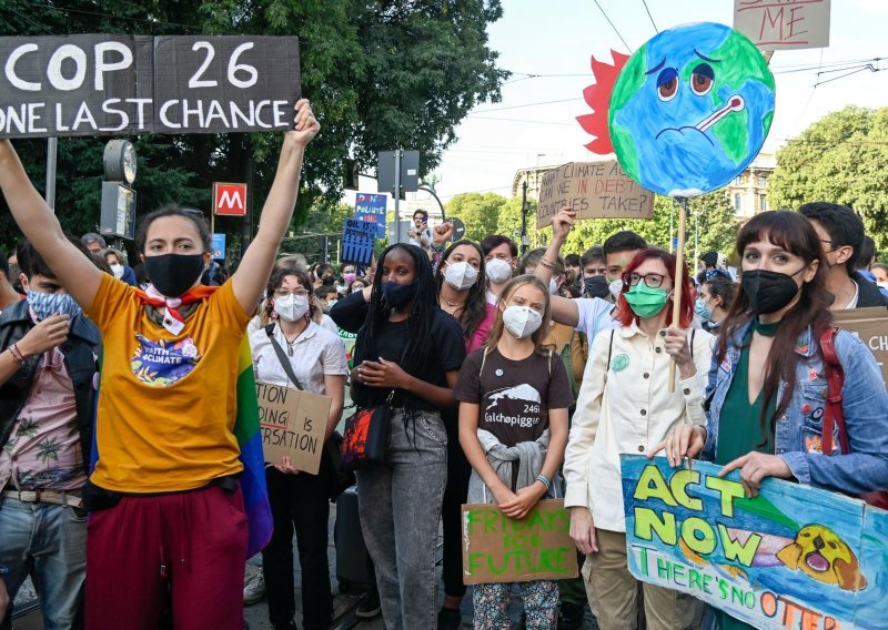 Tisuće mladih klimatskih aktivista sprema se na ulice, predvode ih Greta Thunberg i Vanessa Nakate