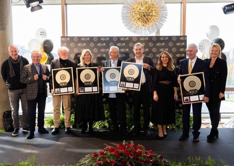 Dodijeljena je prva nagrada 'Nova ploča' pojedincima koji su zadužili hrvatsku glazbenu industriju