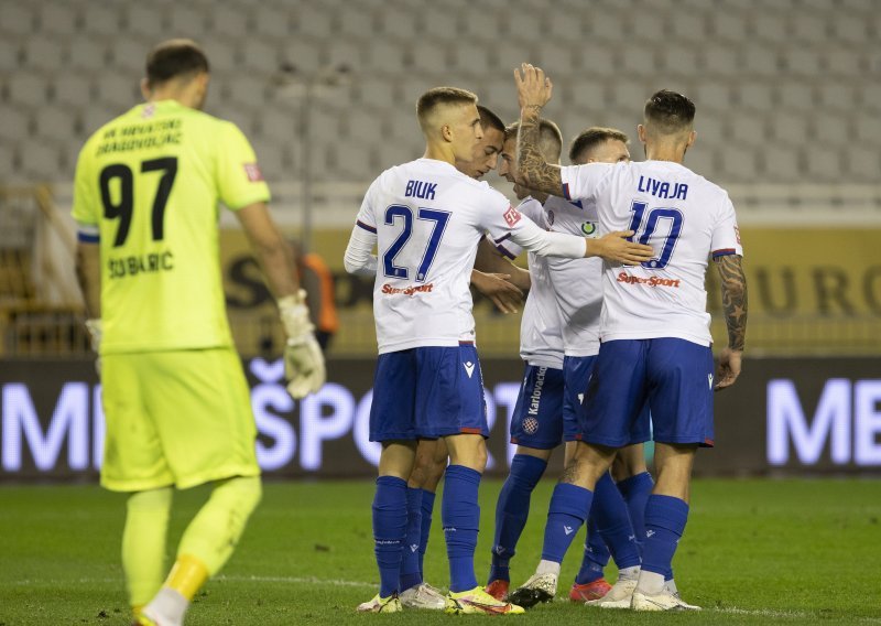 [VIDEO/FOTO] Igrači Hajduka nakon više od mjesec dana dočekali novu prvenstvenu pobjedu i treneru Dambrauskasu uljepšali debi na klupi Bilih