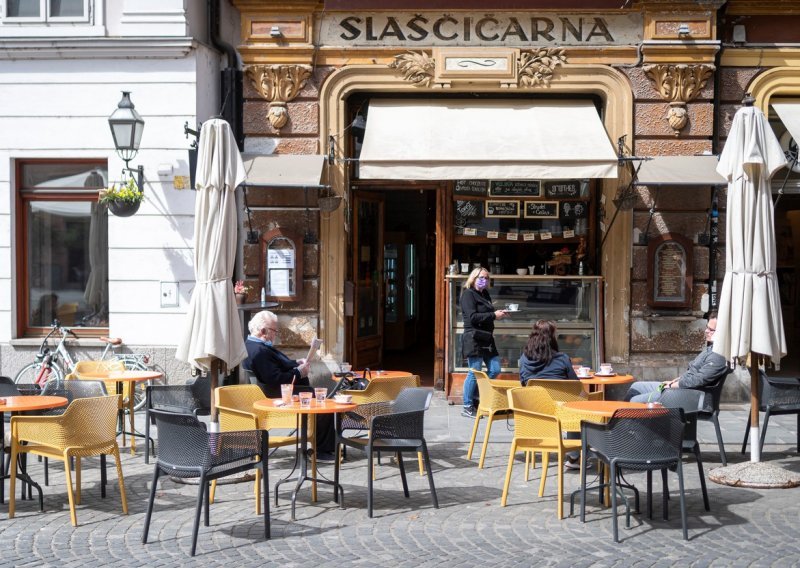 Potpuna zbrka s novim mjerama u Sloveniji: S prijateljem smijete u kafić na piće, no ne i u šetnju u prirodi!?