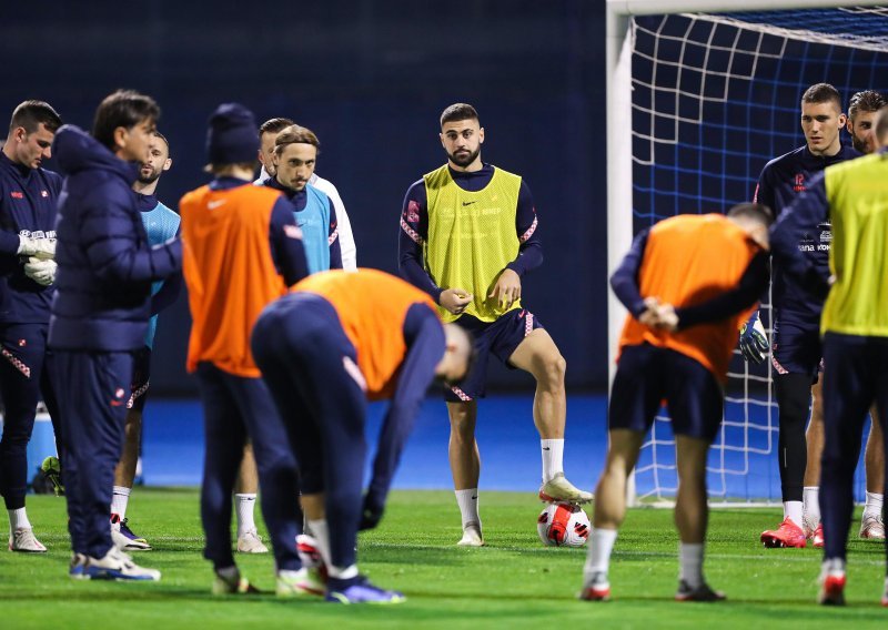 [VIDEO/FOTO] Gužva na drugom treningu Hrvatske na Maksimiru, suigračima se vratio kapetan Luka Modrić