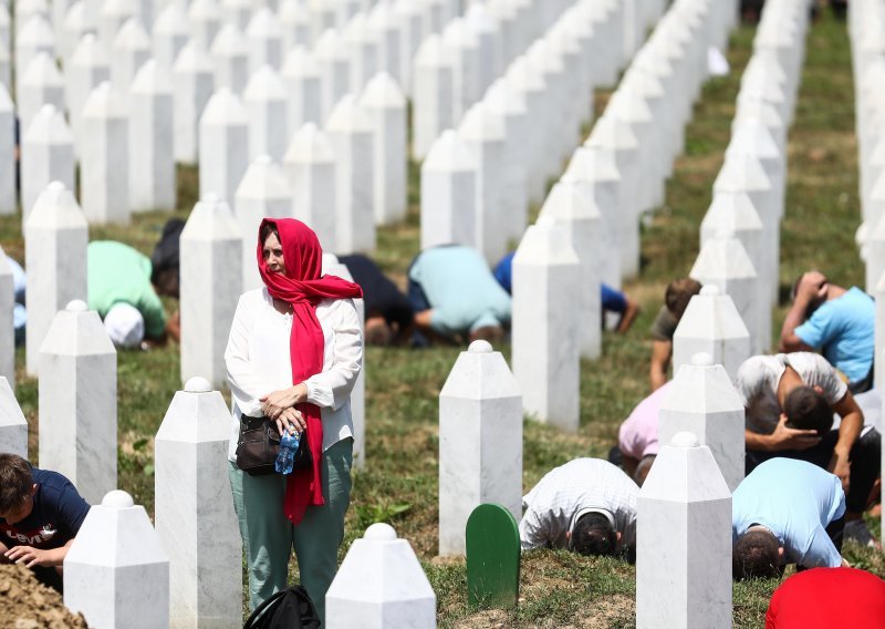 Novinar Tanjuga kazneno prijavljen zbog nijekanja genocida u Srebrenici tijekom intervjua