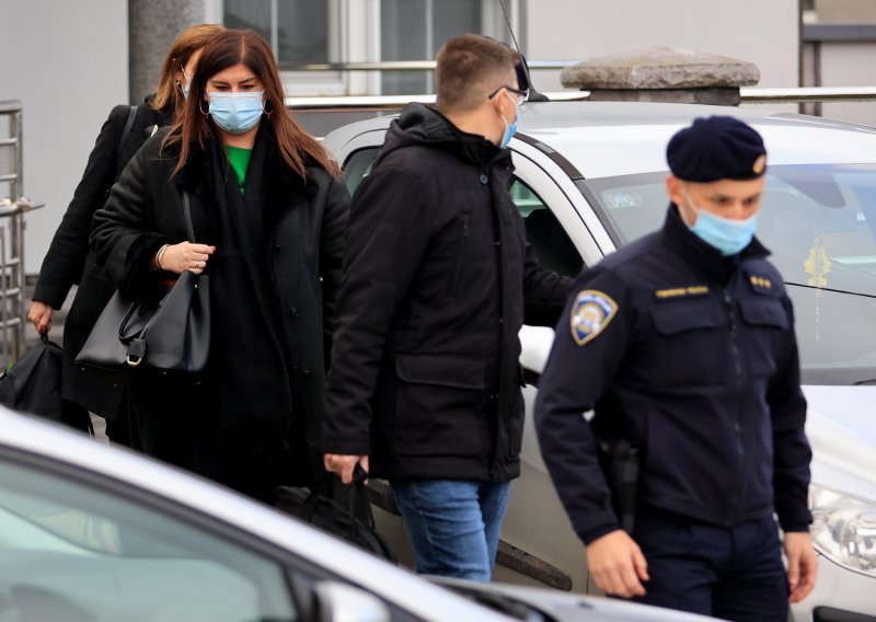 Nižu se reakcije na privođenje Gabrijele Žalac: 'Mercedes-ministrica uhićena je temeljem europskog uhidbenog naloga, ne temeljem istrage Uskoka. To je ogroman skandal!'