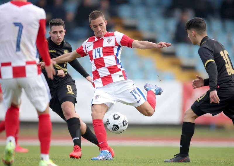 'Mali vatreni' su nemoćnom Gibraltaru utrpali čak sedam golova, a raspoloženi Matija Frigan zabio je hat-trick