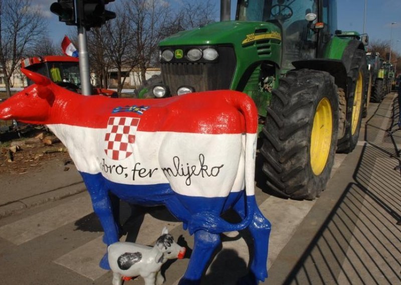 Većina građana podržava mljekare, ali ne i blokade cesta