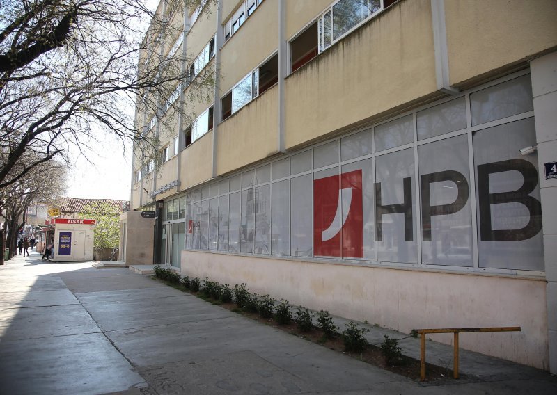 Puharić se u pismu hrvatskim zastupnicima u EP-u požalio na HPB