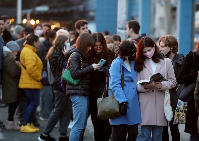 Za javni sektor od danas obavezne covid potvrde: Izračunali smo koliko ćemo platiti testiranje stotina tisuća radnika koji se nisu cijepili