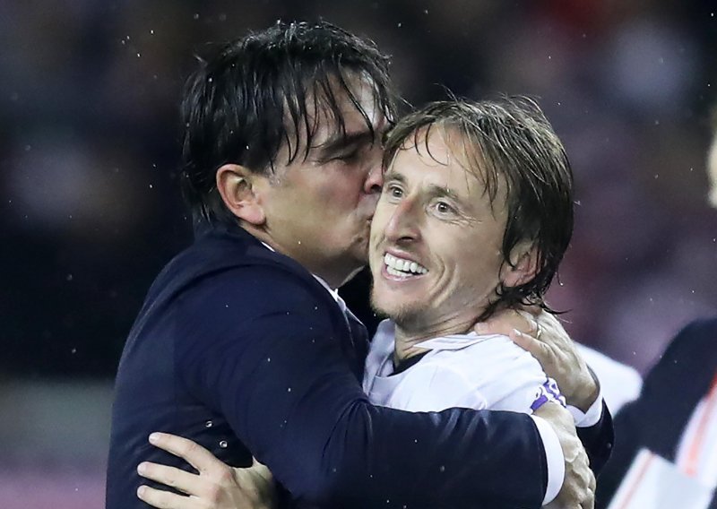 Hrvatski izbornik Zlatko Dalić se dan nakon velike pobjede dotakao Ćire Blaževića, Luke Modrića te 'izgubljenih' milijuna