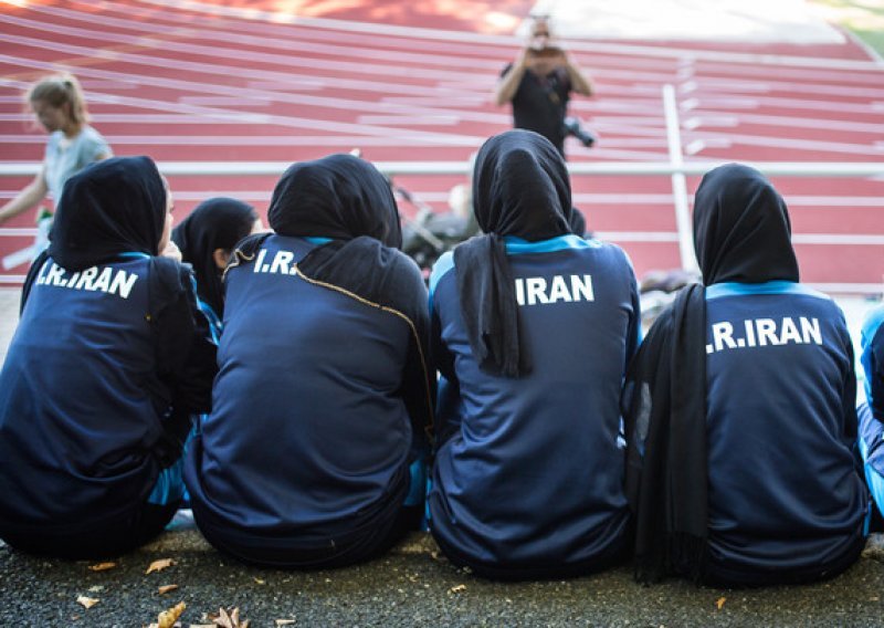 Nogometni skandal potresa Aziju, traži se provjera spola igračice Irana. Tvrde da je muškarac!