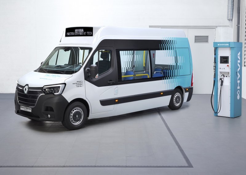 [FOTO/VIDEO] HYVIA predstavila dva nova vozila s pogonom na vodik: Renault Master City Bus H2-TECH i Renault Master šasija s kabinom H2-TECH