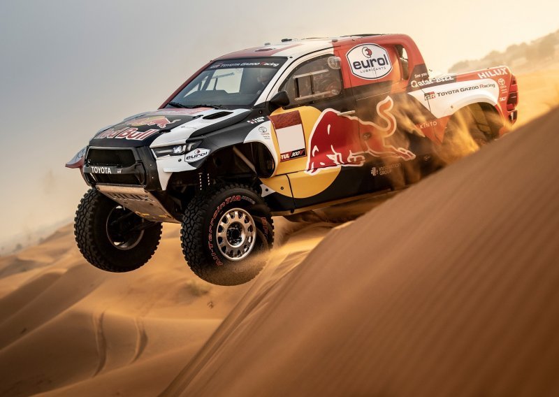 [FOTO/VIDEO] Ovo je Toyota GR DKR Hilux T1+: Toyota Gazoo Racing spreman za najtežu pustinjsku utrku