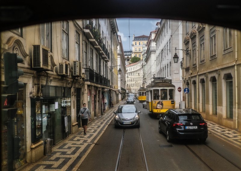 Portugal razmatra neke restrikcije zbog povećanja broja novozaraženih covidom