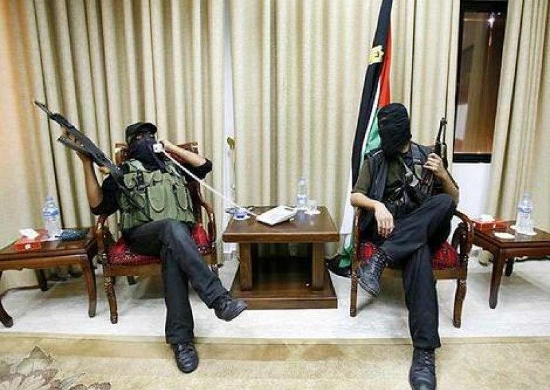 Izraelska vojska uhitila desetoricu Hamasovih čelnika