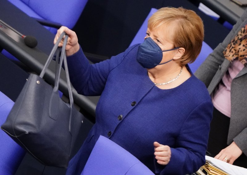 Angela Merkel konačno jasno rekla: Od veljače 2022. u Njemačkoj obavezno cijepljenje! Uvode se i drastična ograničenja za necijepljene