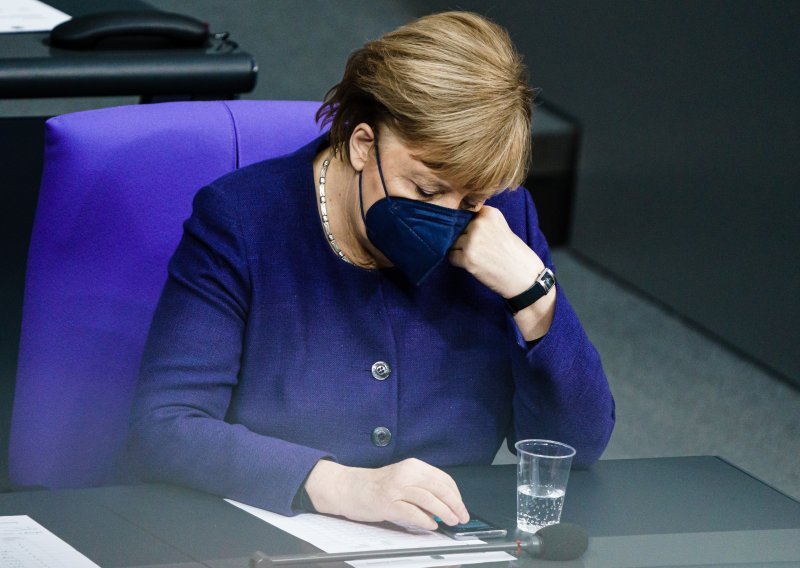 Drijemanje, vulkanski otok ili juha od krumpira: Što je iduće za Angelu Merkel?