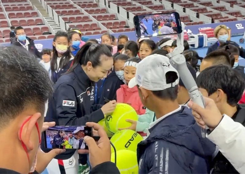 [VIDEO/FOTO] Pojavile se snimke i fotografije nestale tenisačice kako uživa; jesu li kineske vlasti natjerale Shuai Peng na 'glumu'?