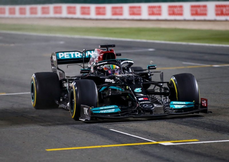 [FOTO] Lewis Hamilton slavio u Kataru; dvije utrke do kraja prvenstva Max Verstappen mu 'bježi' samo osam bodova...