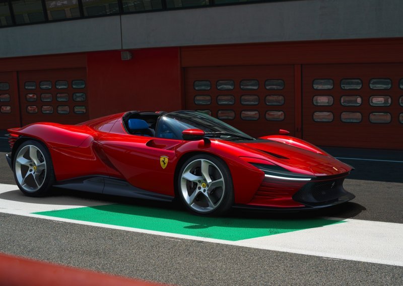[FOTO/VIDEO] Ovaj ljepotan se zove Ferrari Daytona SP3: Nova ikona nadahnuta legendarnim pobjedama