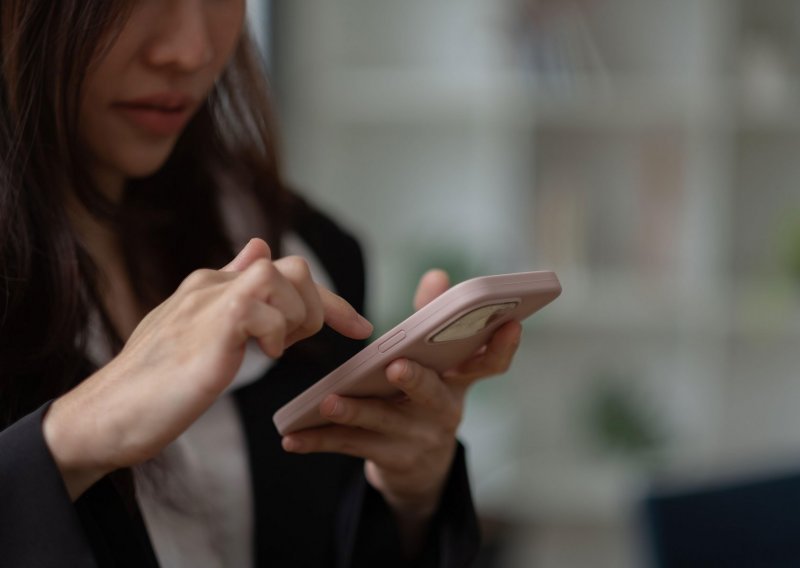 Na internet i mobitele trošimo koliko i brojniji Slovaci