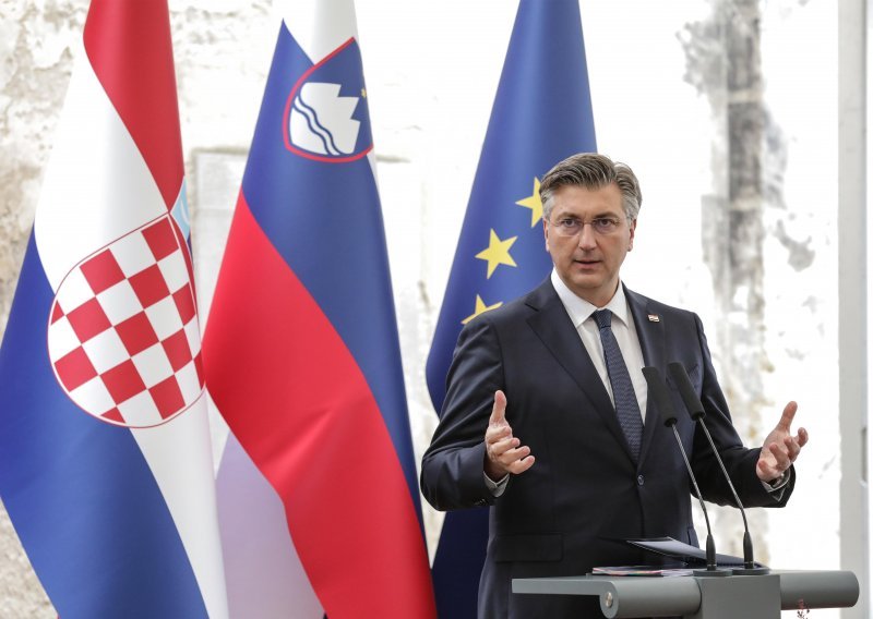 Plenković u Otočcu na Krki: U Sloveniji nemamo samo prijatelja i partnera nego i državu koja je za kormilom Vijeća EU i koja nam aktivno pomaže da ostvarimo napredak