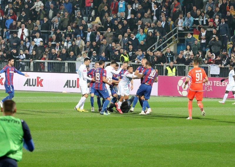 Pojavila se snimka koja nikako ne ide u prilog Marku Livaji; pogleda li je netko, najboljem igraču Hajduka prijeti rigorozna kazna