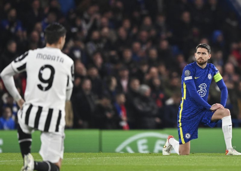 [FOTO] Chelsea se poigrao s Juventusom, James poluvolejom raspametio navijače i rasparao protivničku mrežu
