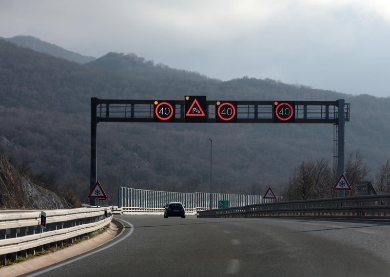 Između Ravne Gore i Delnica ograničenje brzine na A6 zbog prometne nesreće