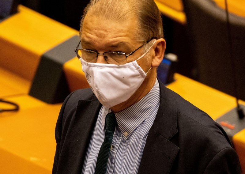 Čelnik Zelenih u EU parlamentu: Novi ZPP je skandalozno prodavanje magle