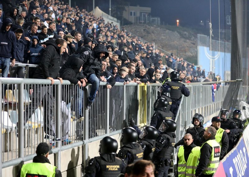 Rijeka još nikad nije dobila ovako žestoku kaznu, a zbog izgreda navijača na Rujevici kažnjen je i Hajduk; BBB 'ispraznili' Dinamovu blagajnu