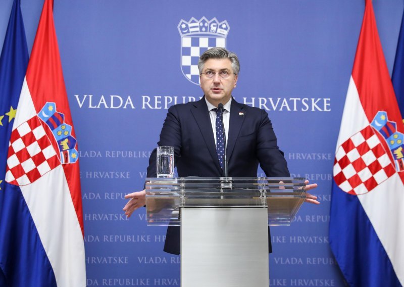 [VIDEO/FOTO] Plenković o Milanovićevoj izjavi da je poskupljenje zrakoplova 'skandal': Čekao je da Macron odleti. Umjesto riječi 'skandal', možete koristiti - čestitam, bravo!