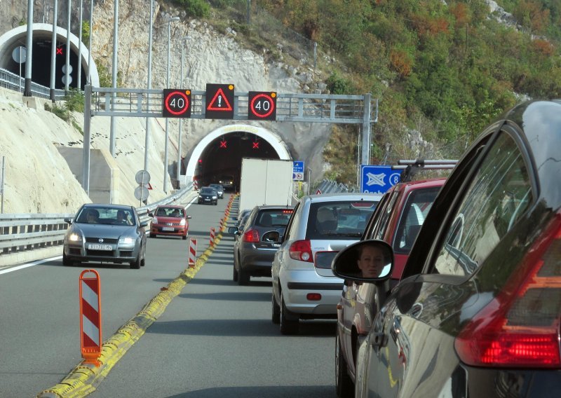 Trostruki sudar u tunelu Škurinje 1 na riječkoj obilaznici