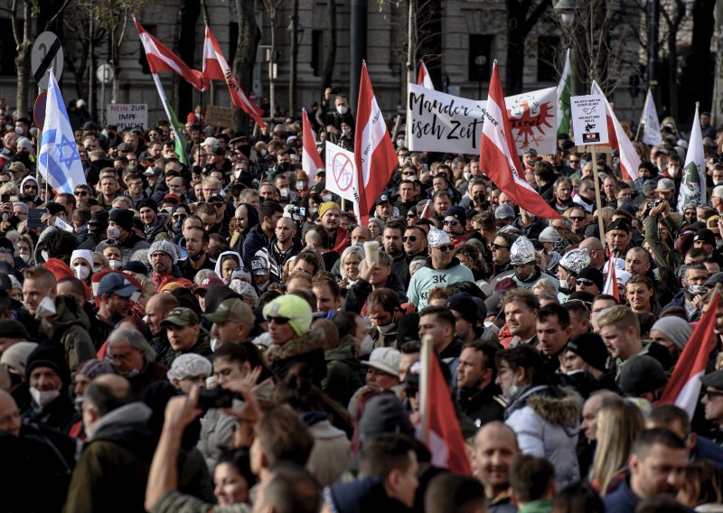 Gotovo 40.000 prosvjednika u Austriji protiv obaveznog cijepljenja