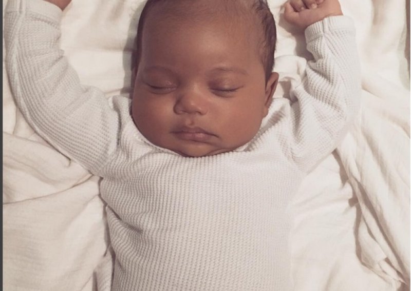 Kim Kardashian objavila prvu fotografiju sina