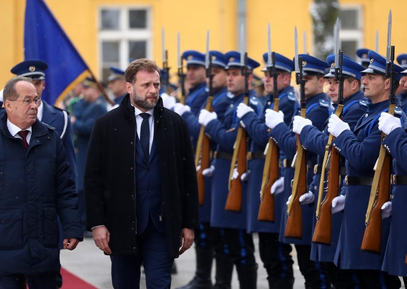 [VIDEO] Banožić zasad bez komentara o admiralu Hranju, pohvalio suradnju s BiH