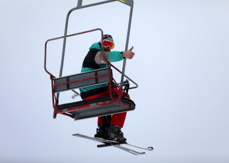Slovenci otvaraju skijališta, obavezna covid potvrda i maske u žičarama, evo detalja