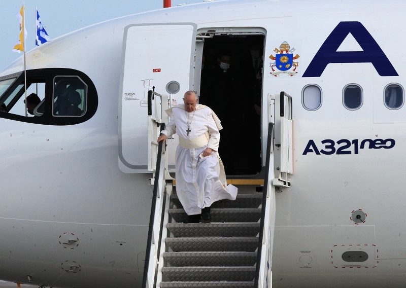 Papa Franjo zatražio od Jeronima II. oprost za katoličke zločine