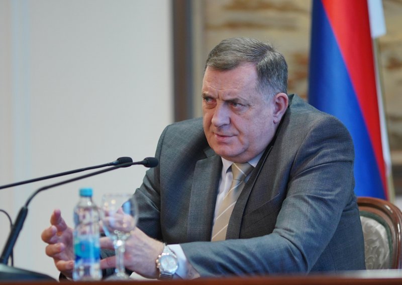 Dodik nastavlja s izdvajanjem Republike Srpske iz BiH, zapadni diplomati prijete sankcijama