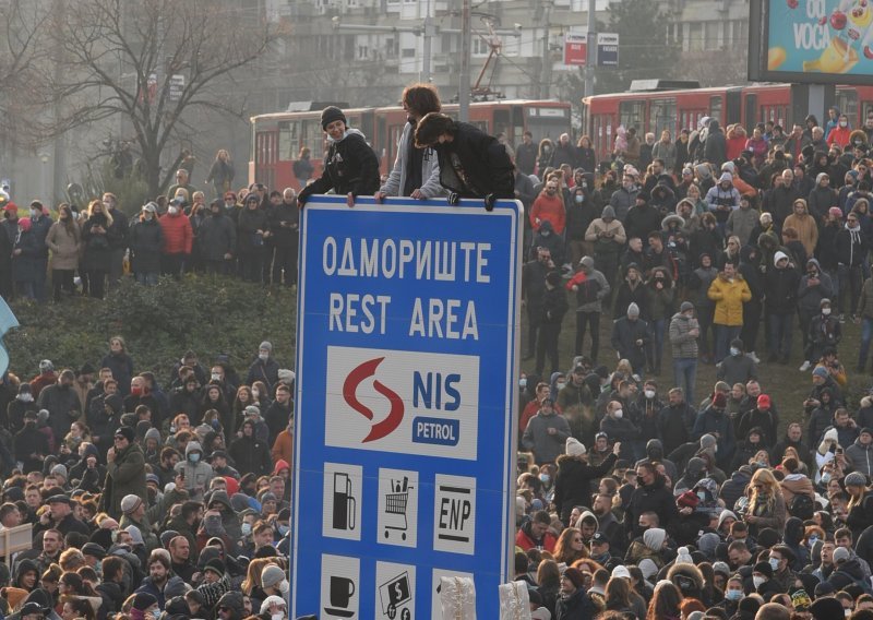 Neugodna situacija za srbijanskog predsjednika: Prosvjedi mogu prerasti u opći bunt protiv autokrata Vučića