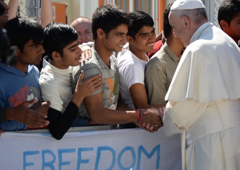 Papa Franjo vraća se na Lezbos kako bi se susreo s migrantima