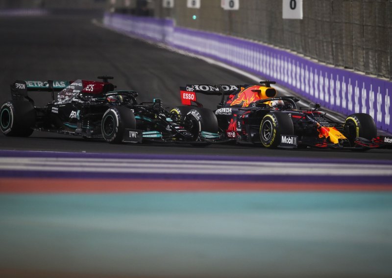 Max Verstappen poludio: Ovo nije Formula 1, ne razumijem što se dogodilo; Lewis Hamilton: Pokušao sam ostati razuman i 'čist'