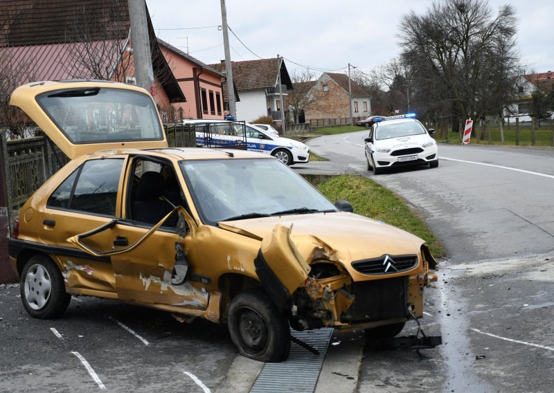 [FOTO/VIDEO] Automobilom udario u betonski stup u Paljevini kod Bjelovara; muškarac preminuo