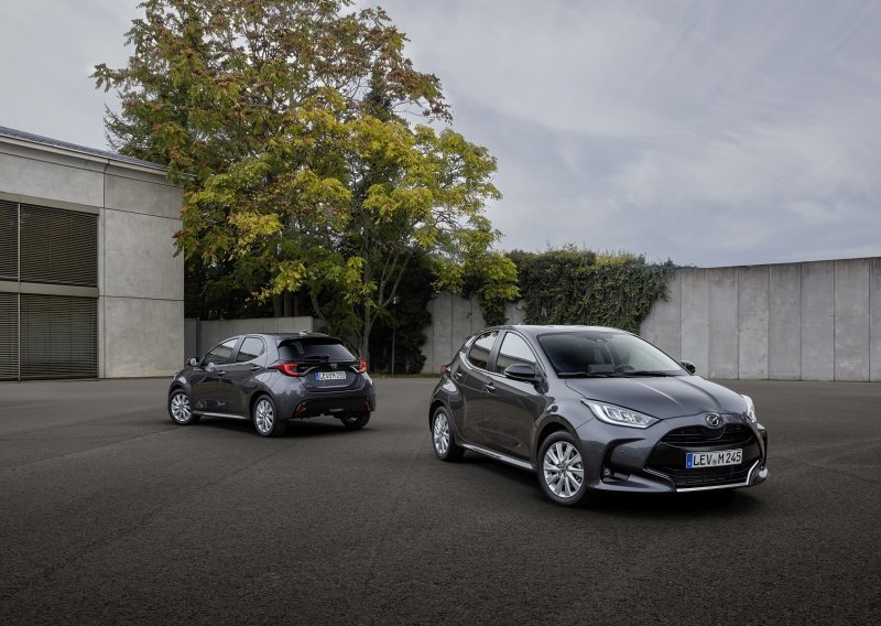 [FOTO] Mazda predstavila prvo samopunjeće potpuno hibridno vozilo: Ovo je Mazda2 Hybrid