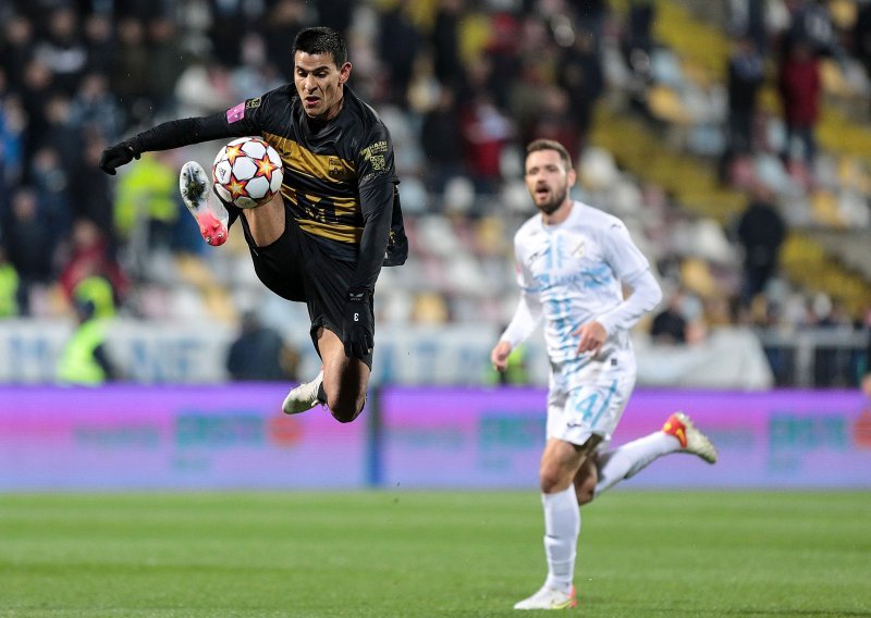 [FOTO] Žustri i žestoki derbi na Rujevici između Rijeke i Osijeka završio bez pobjednika, a tim rezultatom razveselili su Hajduk i Dinamo