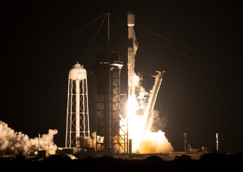 NASA je uspješno lansirala satelit kojim će otkriti tajne crnih rupa i umirućih zvijezda